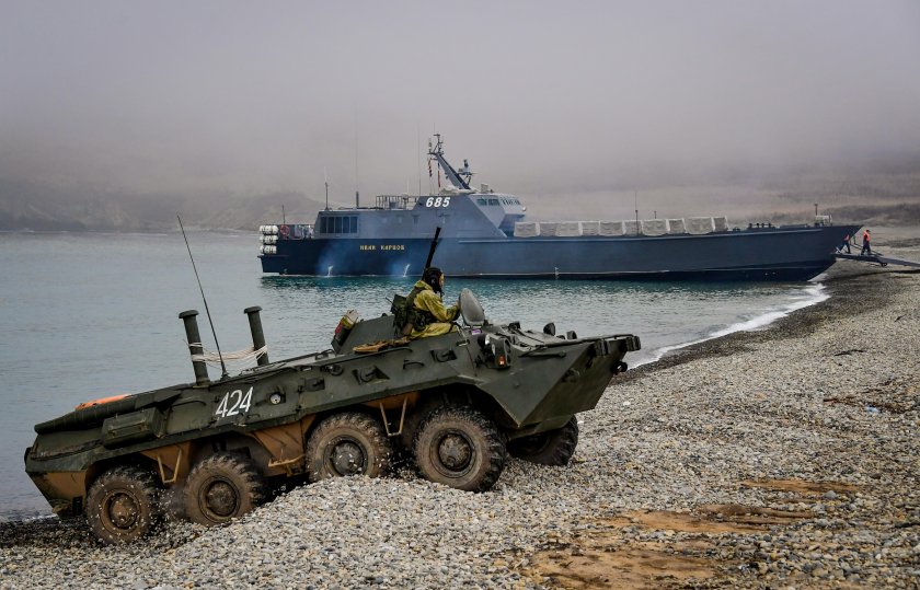 БТР 80 морской пехоты