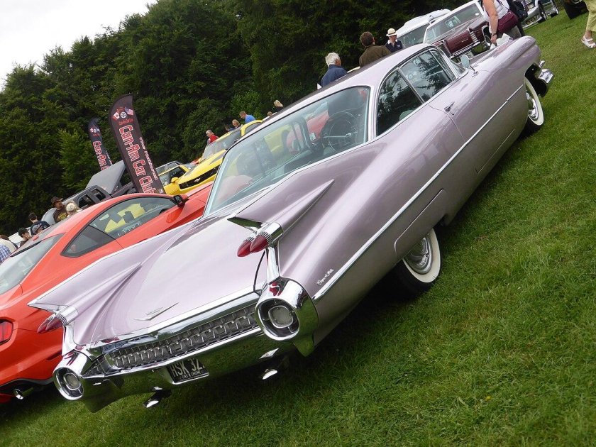 Кадиллак де Вилль 1959