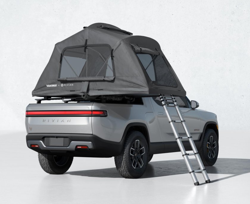 Rivian r1s 2022