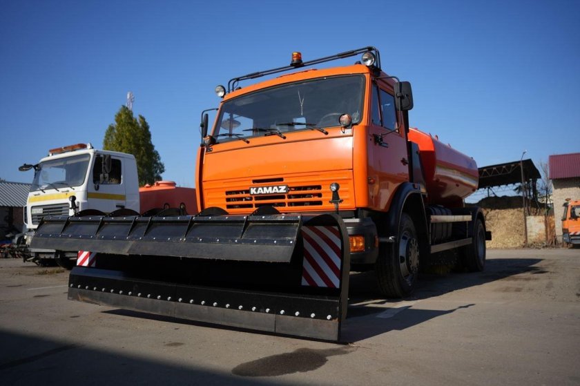 Тротуароуборочные машины