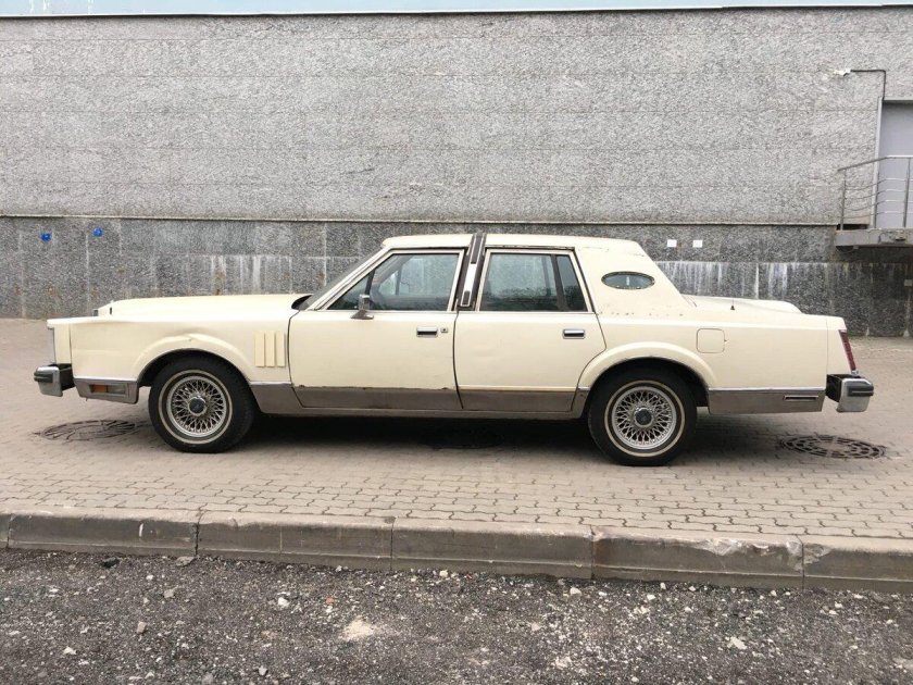 Lincoln Town car 1981