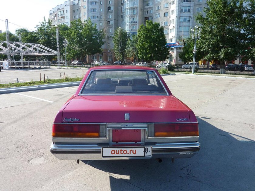 Toyota Crown vi (s110)