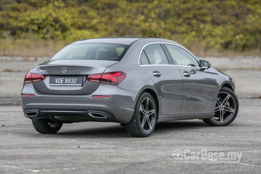 A200 Mercedes-Benz седан