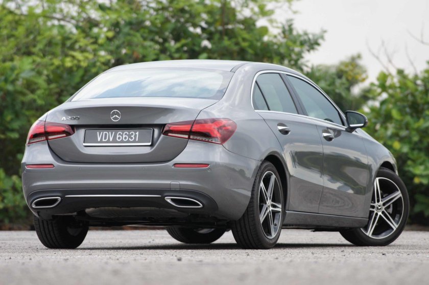 Мерседес-Бенц а200 седан