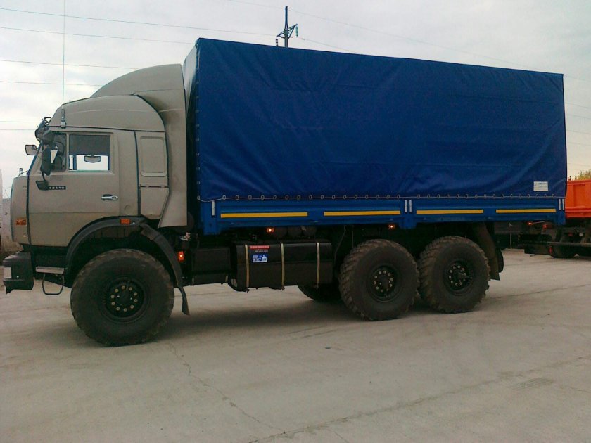 КАМАЗ 43118 тентованный