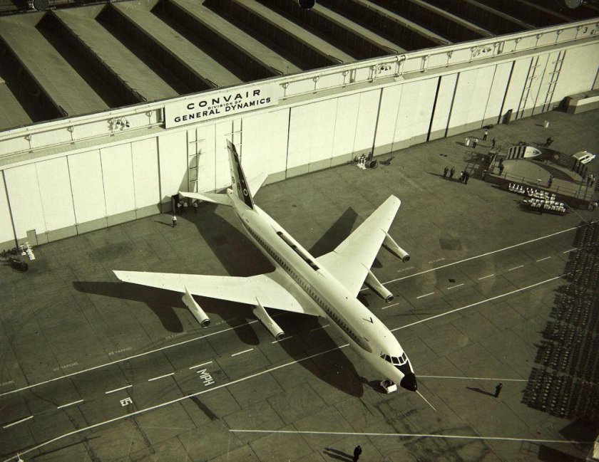 Convair 880 салон