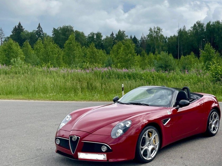 Alfa Romeo 8c