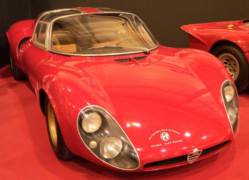 Alfa Romeo 33 Stradale салон