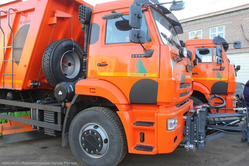 Корра 24 МАЗ Росдормаш машина для распределения реагентов