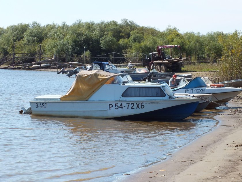 Катер Амур 4