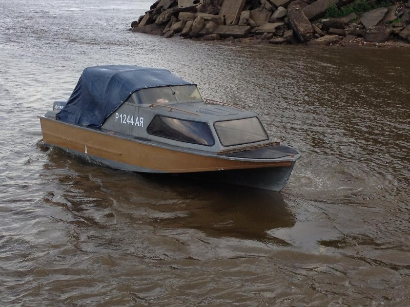 Катер Амур 4