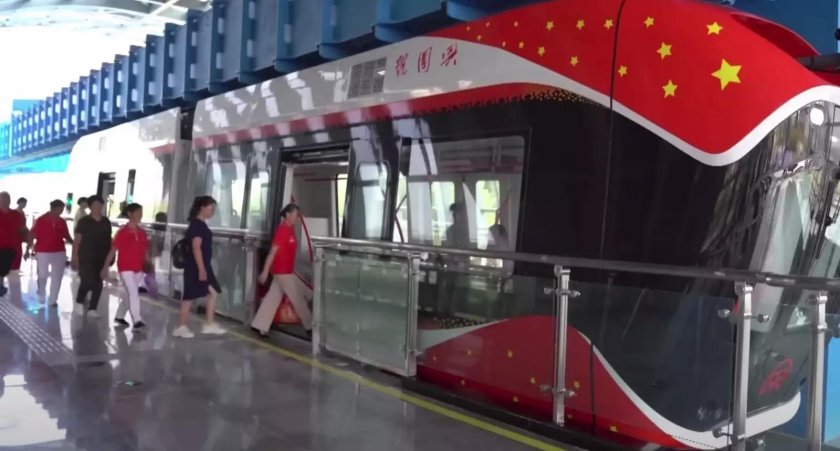 Летающий поезд в Китае