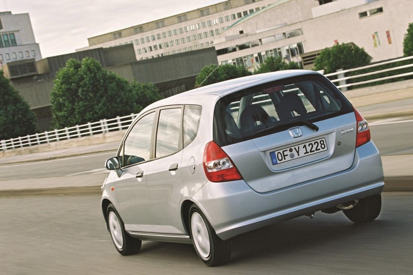Honda Jazz 1 поколение