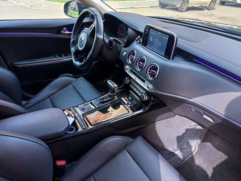 Kia Stinger 2018 салон