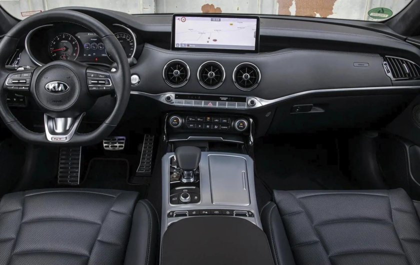 Киа Стингер 2021 салон