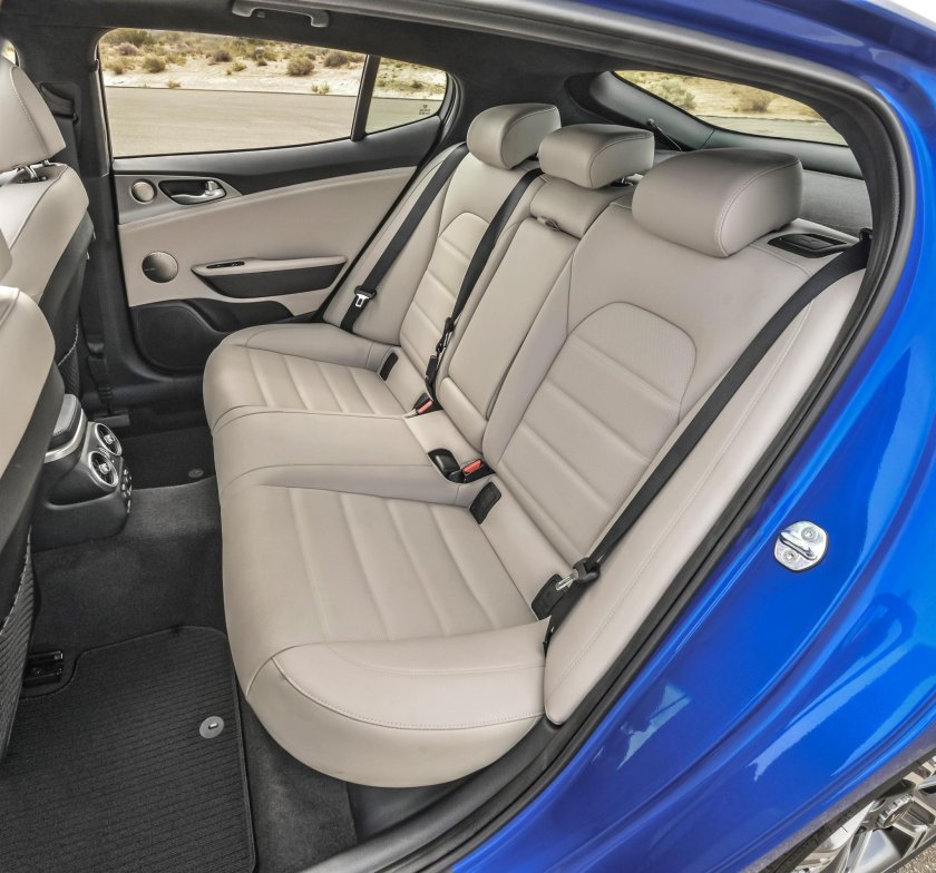 Стингер салон сзади 2021