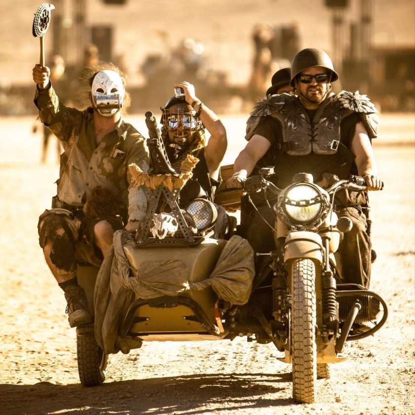 Безумный Макс дорога ярости горные байкеры