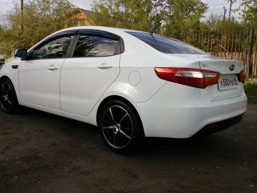 Киа Рио 2012 белая