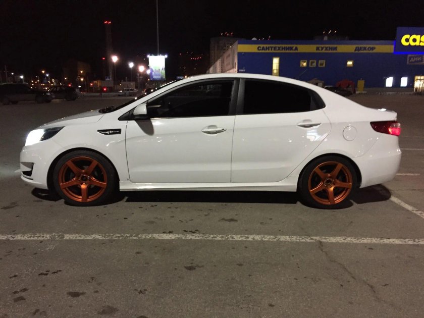 Киа Рио 4 на золотых дисках