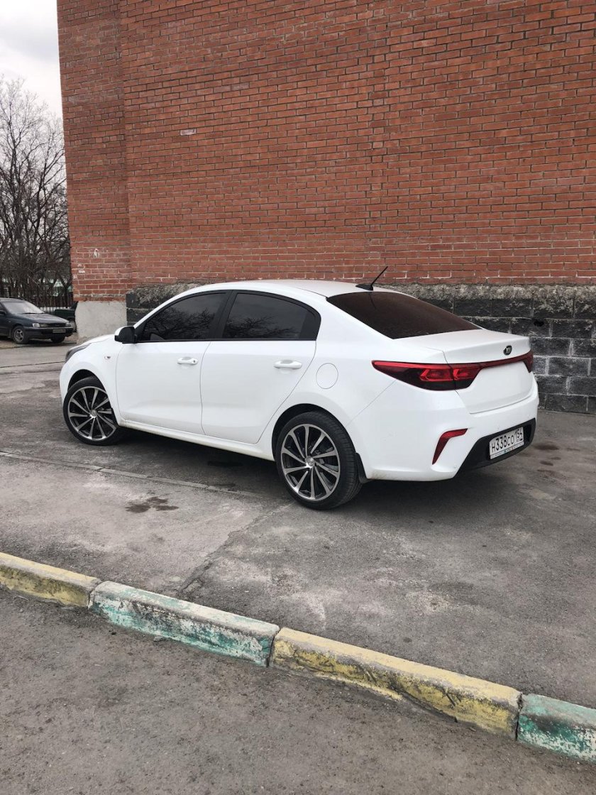 Киа Рио 4 белая