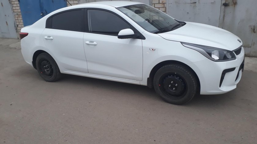 Kia Rio 4 r15