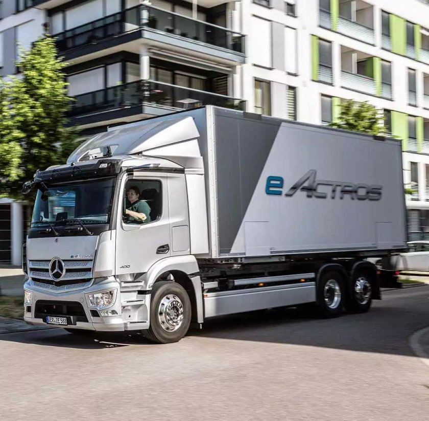 Mercedes Benz Actros 2022