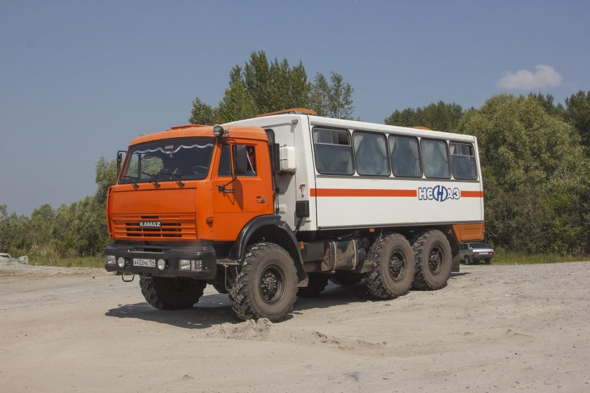 КАМАЗ НЕФАЗ 4208