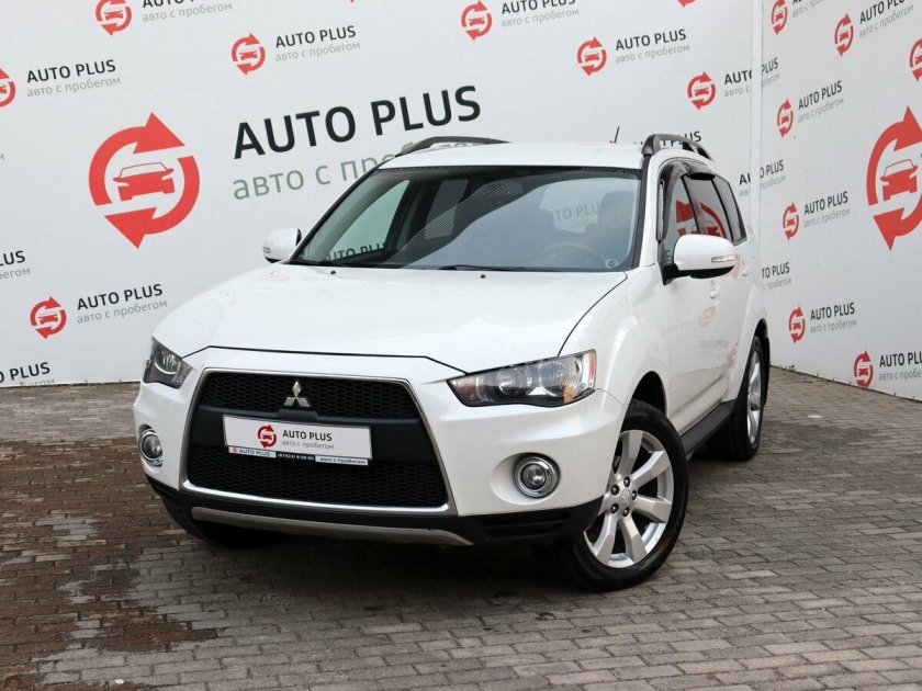 Mitsubishi Outlander II Рестайлинг 2.0 CVT (147 Л.С.) С пробегом белый