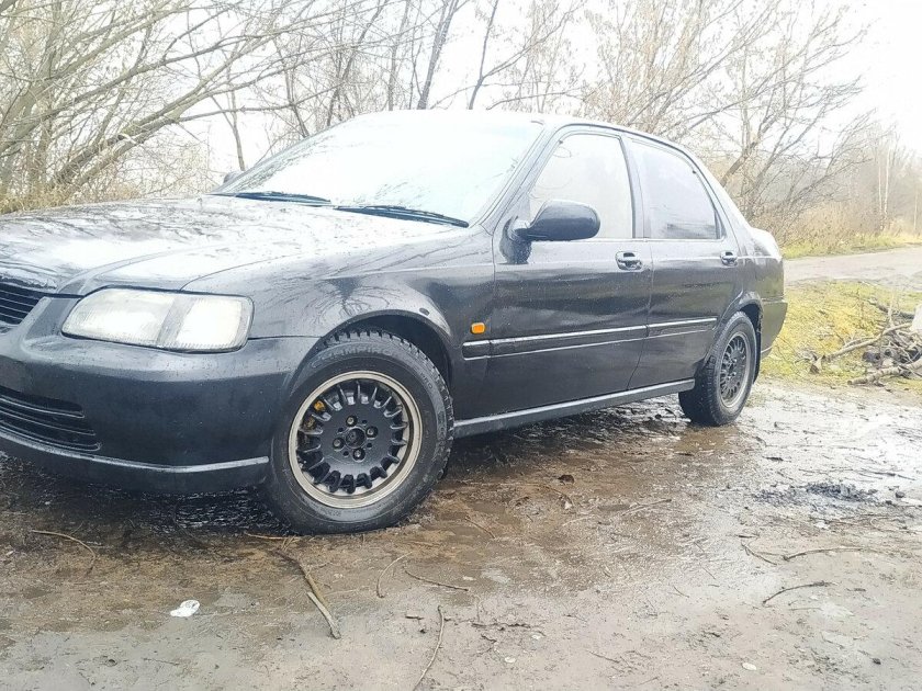 Черная Хонда Домани