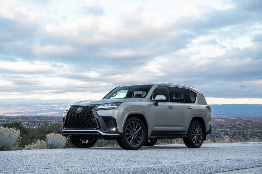 Lexus LX 600 F-Sport