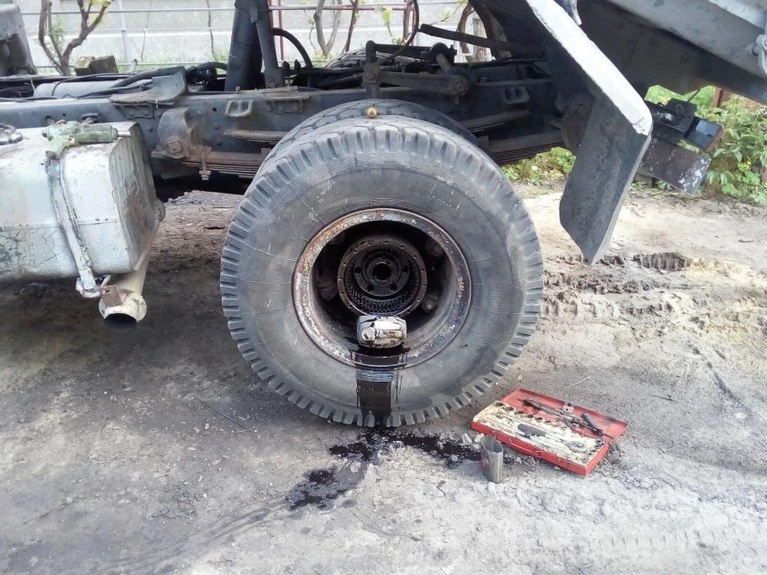 Задние колёса МАЗ 500