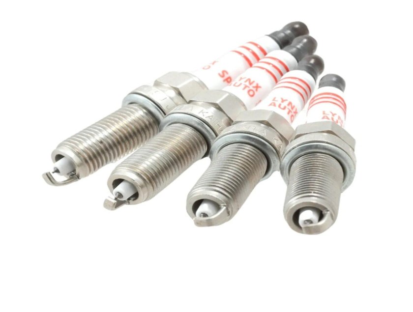 LYNXAUTO sp138 свеча зажигания