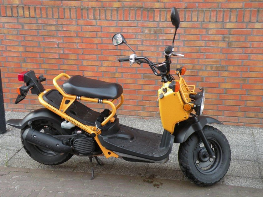Honda zoomer 150