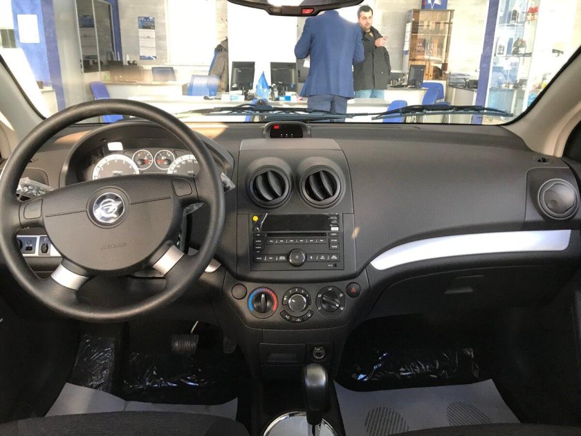 Равон Нексия 3