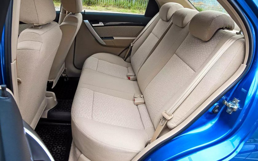 Нексия 3 салон сзади