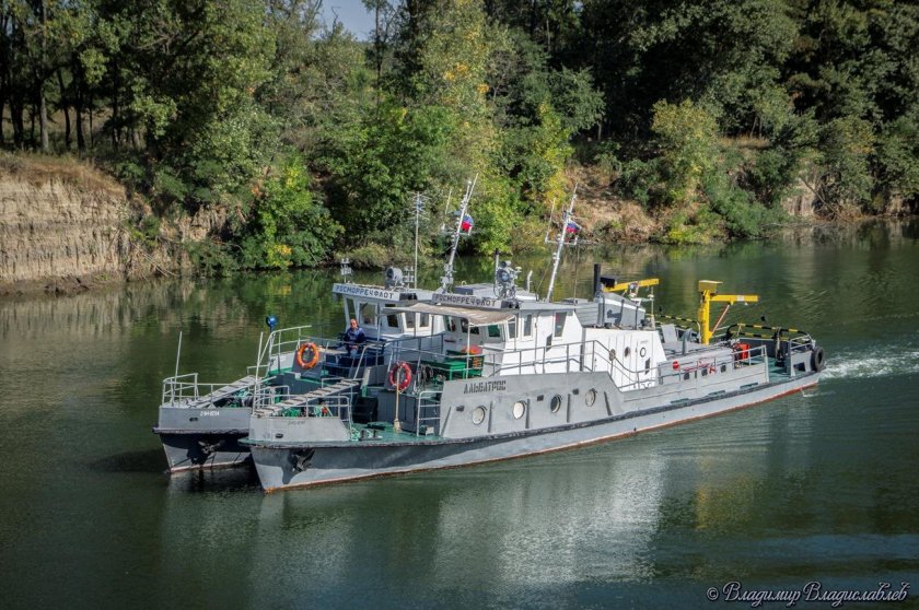 Обстановочный теплоход пр 391 Путейский