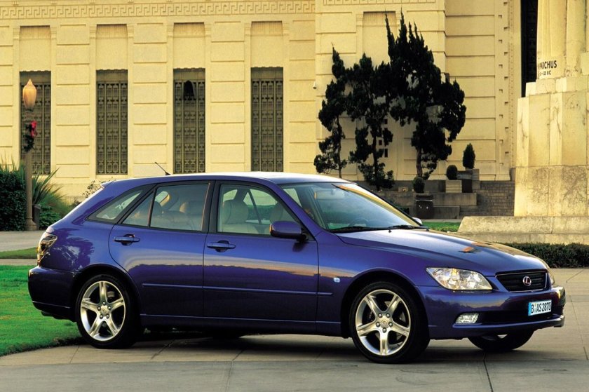 Lexus is 300 SPORTCROSS