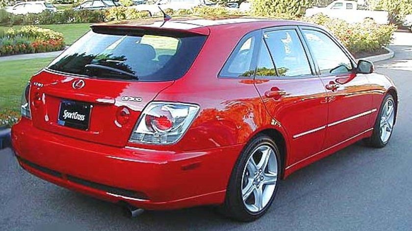 Lexus is 200 SPORTCROSS