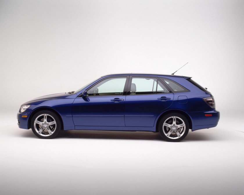 Lexus is 300 универсал