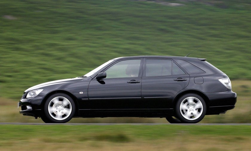 Lexus is 300 SPORTCROSS