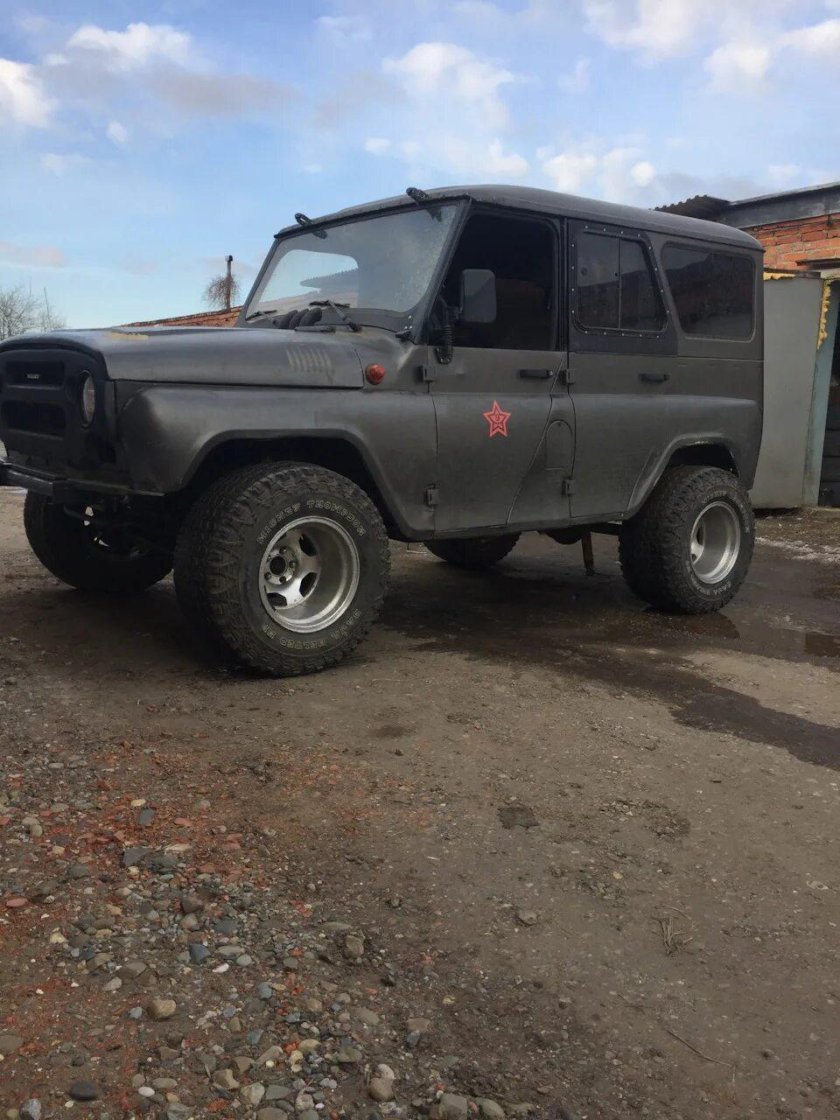 УАЗ 469 на 32 колесах