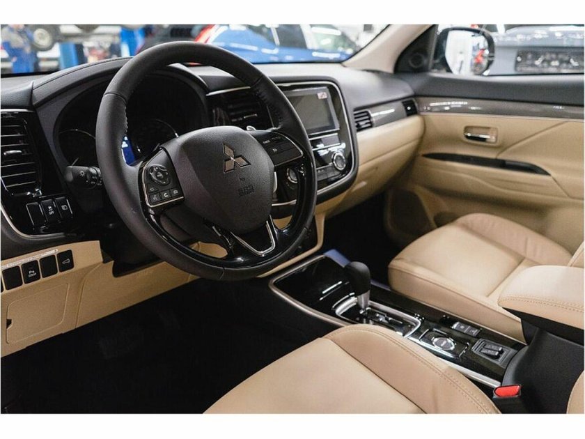 Mitsubishi Outlander Ultimate 2.4 салон