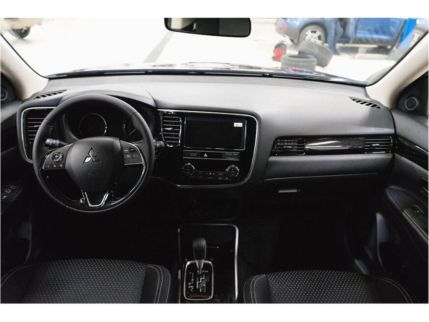 Митсубиси Аутлендер Ultimate 2.4