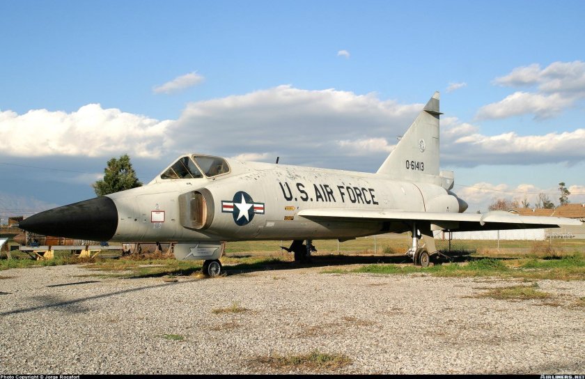 Ф 102 истребитель