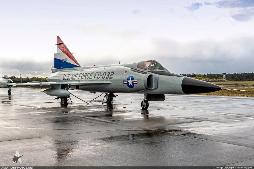 F-102 Дельта Даггер