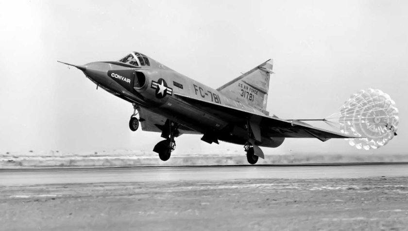 Ф 102 истребитель