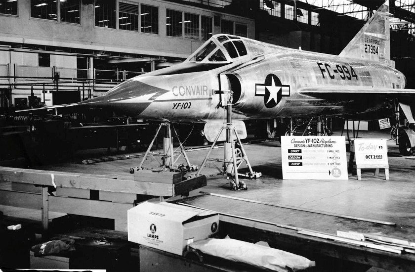 Самолет YF-102 второй прототип