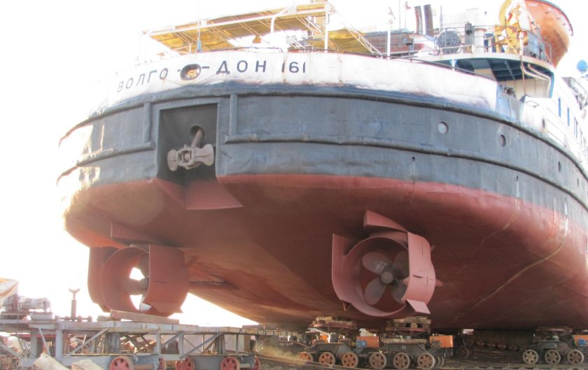 Теплоход Дмитрий Донской сухогруз