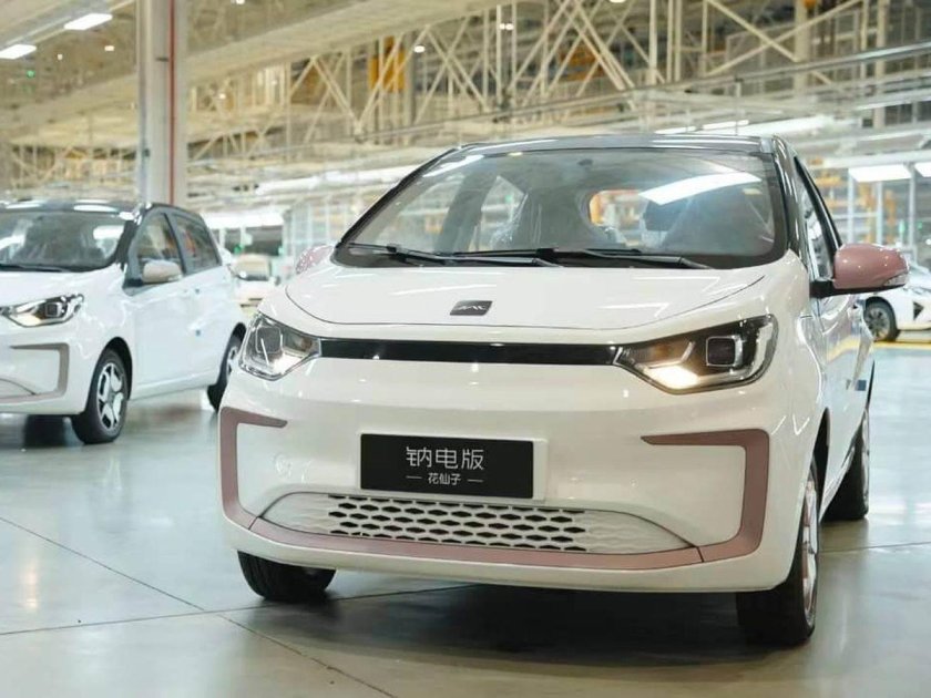 Китайский электромобиль JAC