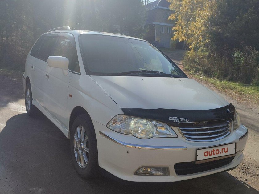 Хонда Одиссей белого цвета